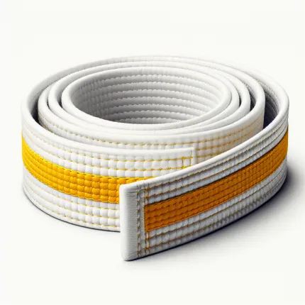 Белый пояс с желтой полоской: Символика и значение в боевых искусствах